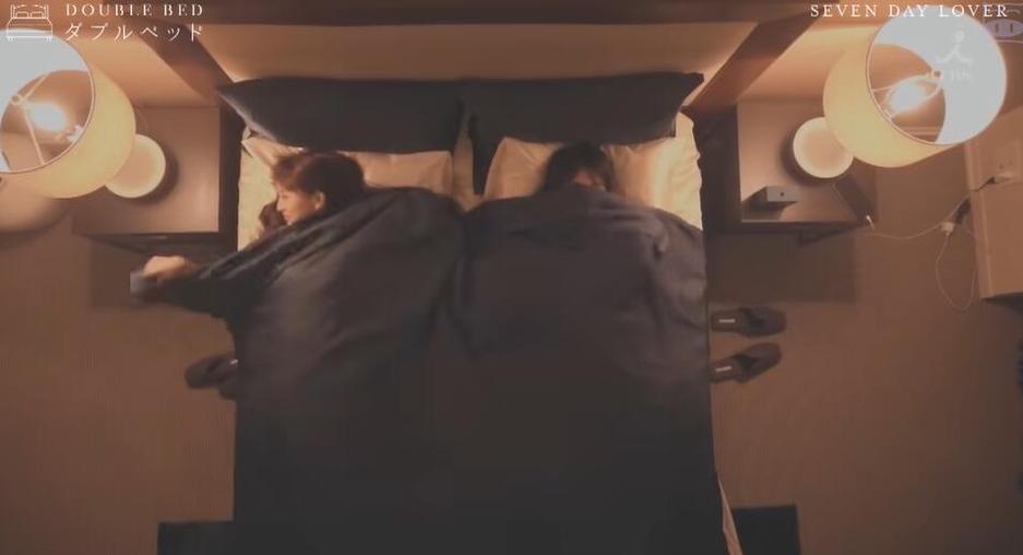 《双人床》综艺男嘉宾帅气逼人，第四对名字惊艳亮相