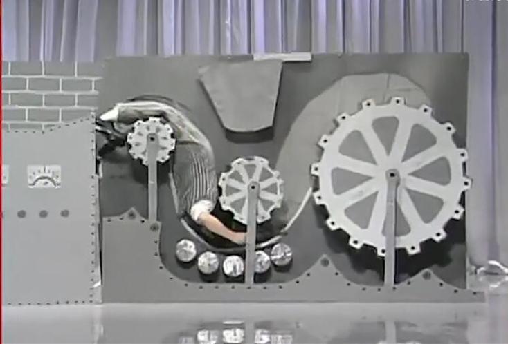 全民创意狂欢节，《超级变变变》打破同期综艺天花板