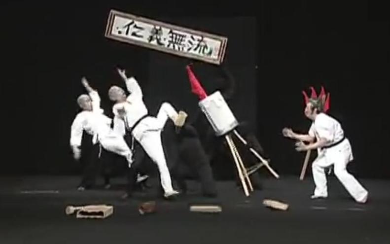 流行日本的综艺达人必看，精彩异常的《超级变变变》高腿人